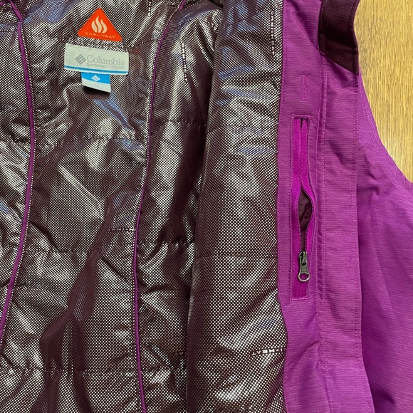 Columbia Woman’s Winter Omni Heat Jacket - Picture 9 of 10